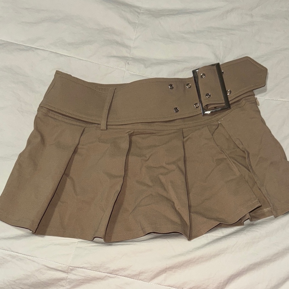 AKIRA Taupe Pleated Mini Skirt with Wide Belt